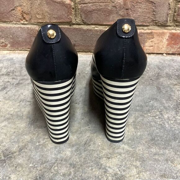 Michael Kors Black Leather Striped Peep Toe Platform Wedge Size 8 - Picture 4 of 10